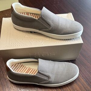 Taos Footwear Men's Taupe Slip-On Loafers 13